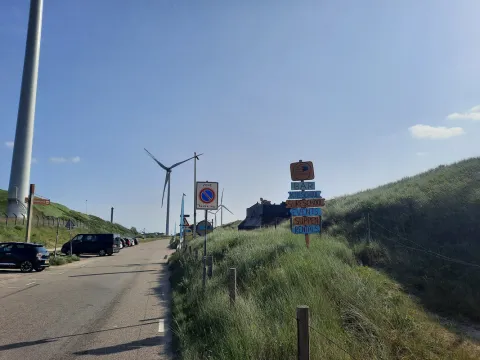 Strandopgang bij surf/beachtent de Hangout