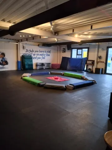 De zaal op de 1e étage