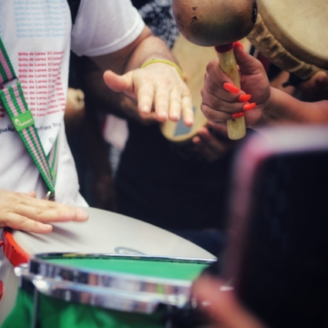Biodanza met stem en percussie