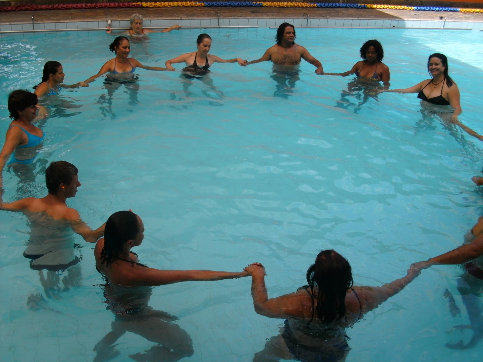 Biodanza in het water voor vrouwen